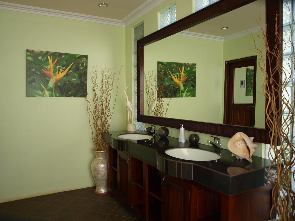 The Gecho Inn Town Jepara Exteriör bild