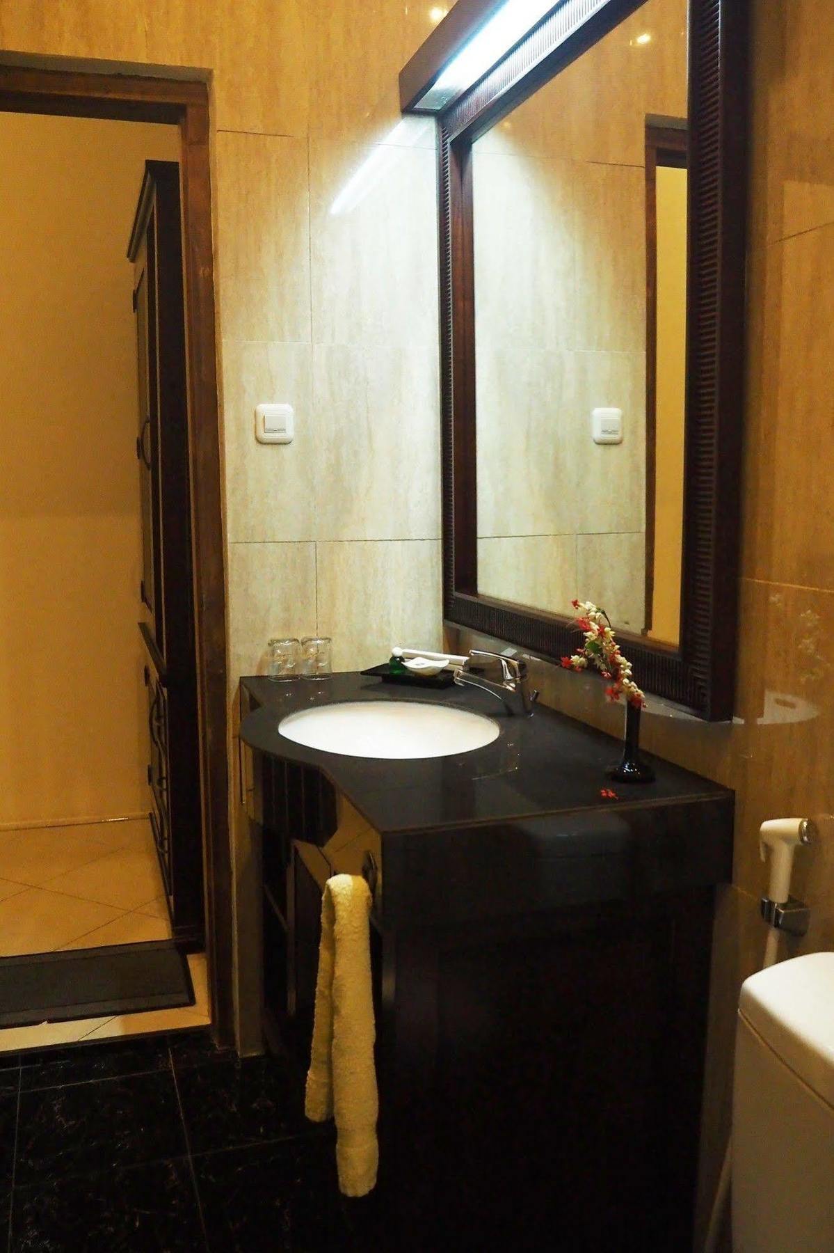 The Gecho Inn Town Jepara Exteriör bild